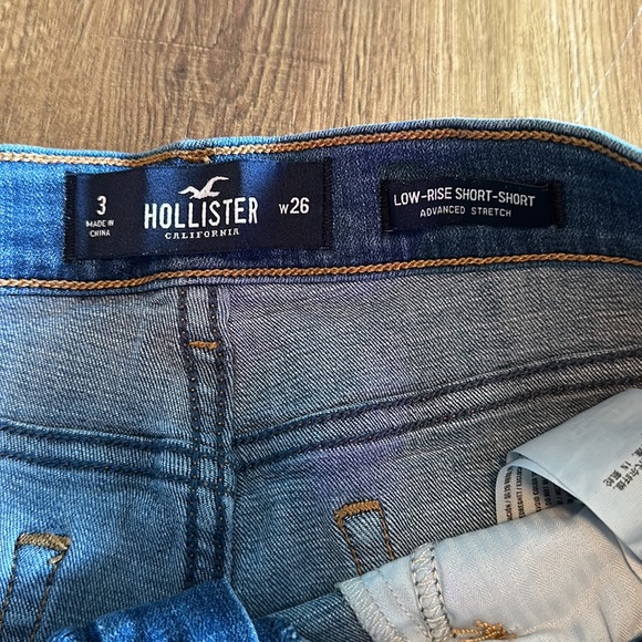 Hollister Low Rise Short-Short - Picture 4 of 4
